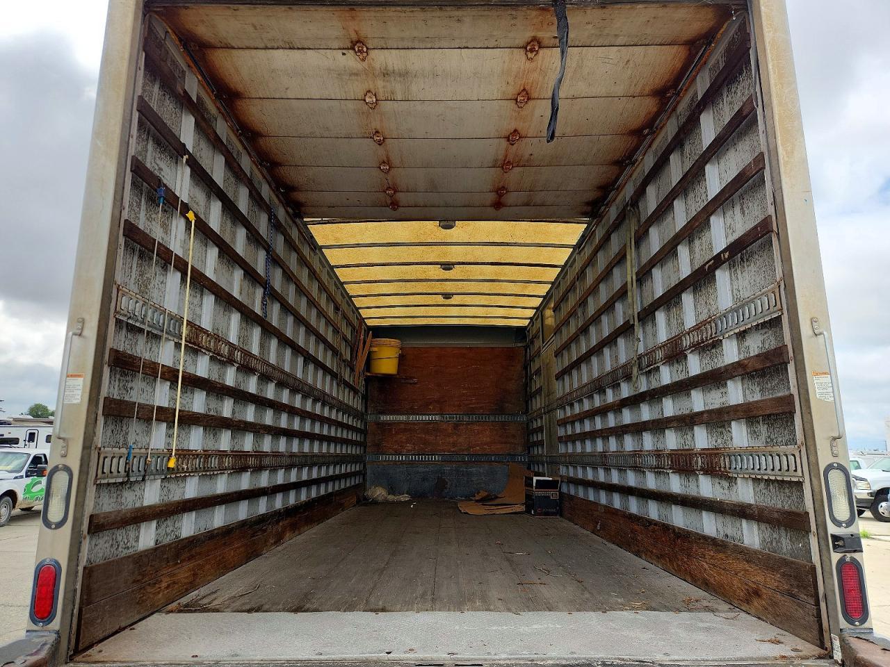 2014 Freightliner Business Class M2 BOX Truck