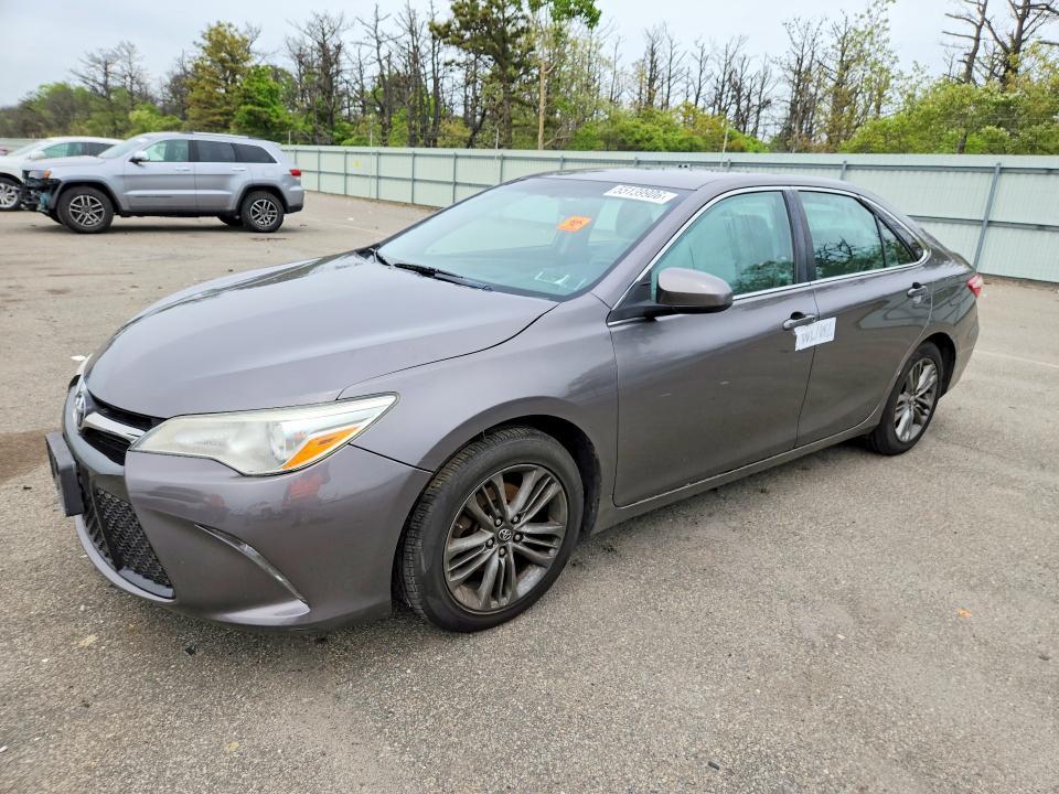 2016 Toyota Camry se
