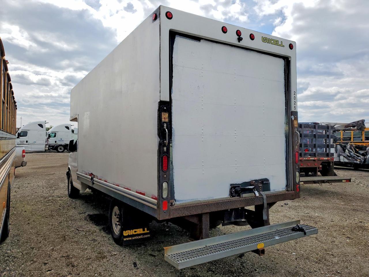 2020 Chevrolet Express BOX Truck