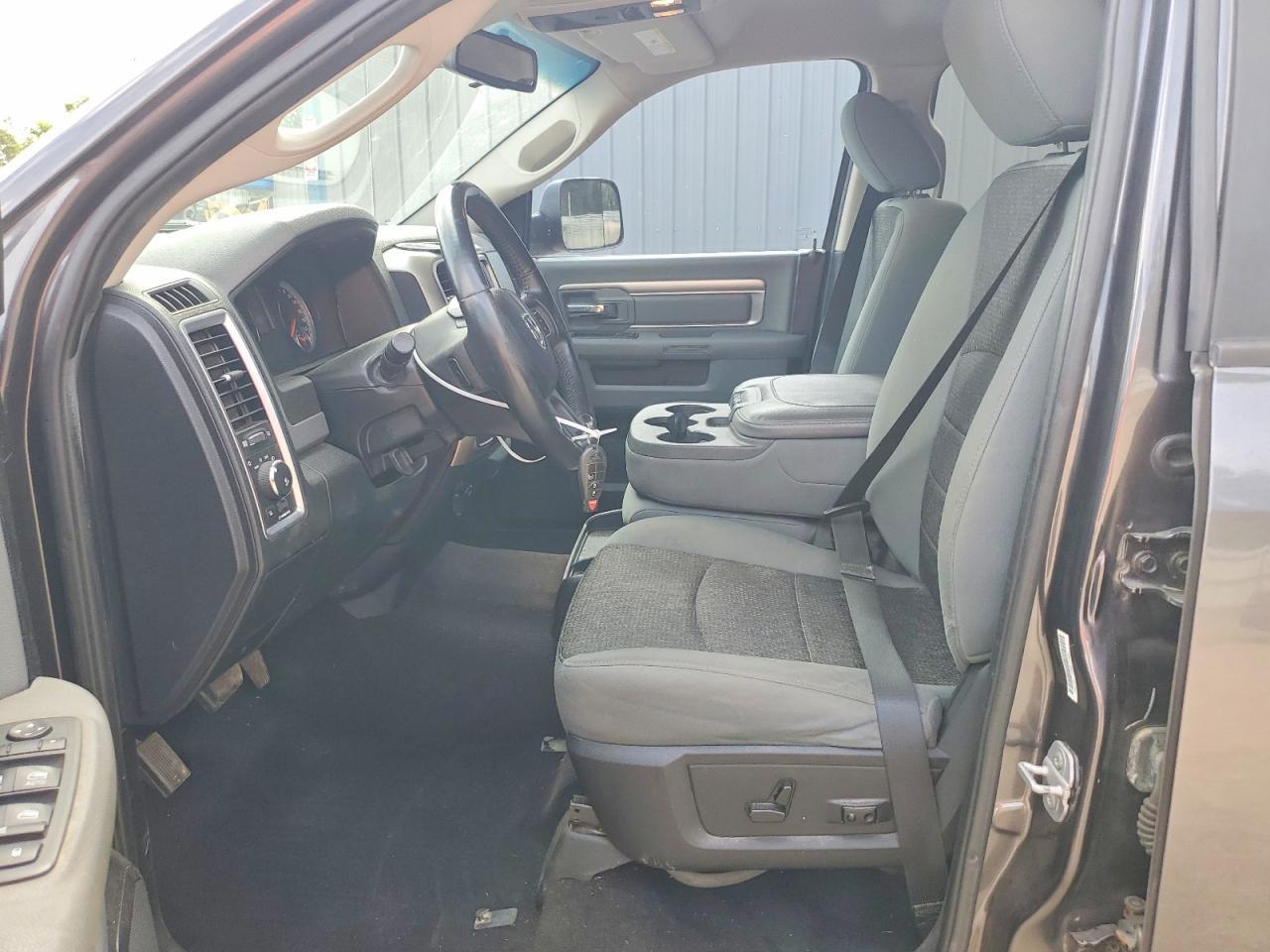2015 Dodge RAM 1500 SLT