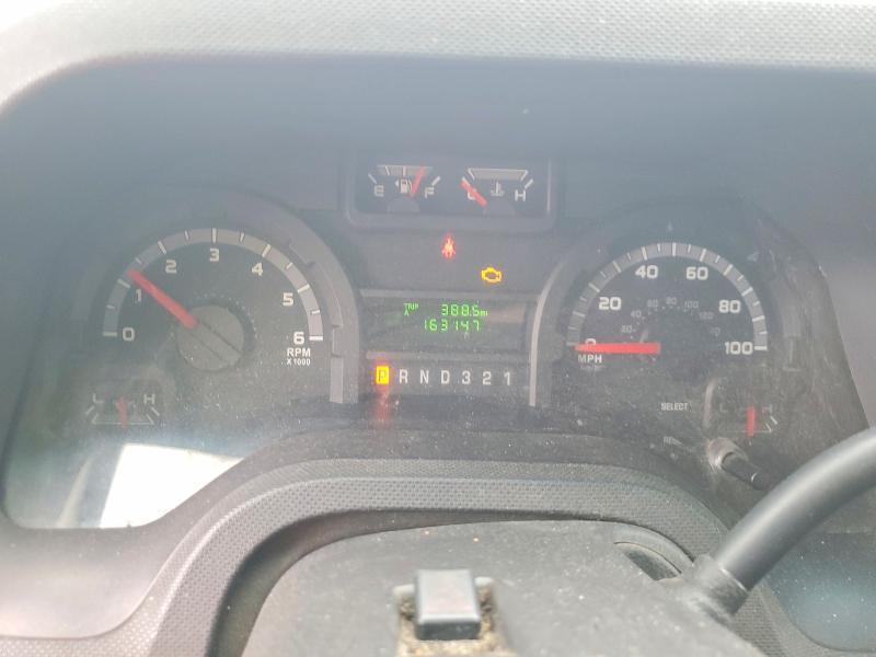 2010 Ford Econoline E350 Super Duty Cutaway Van