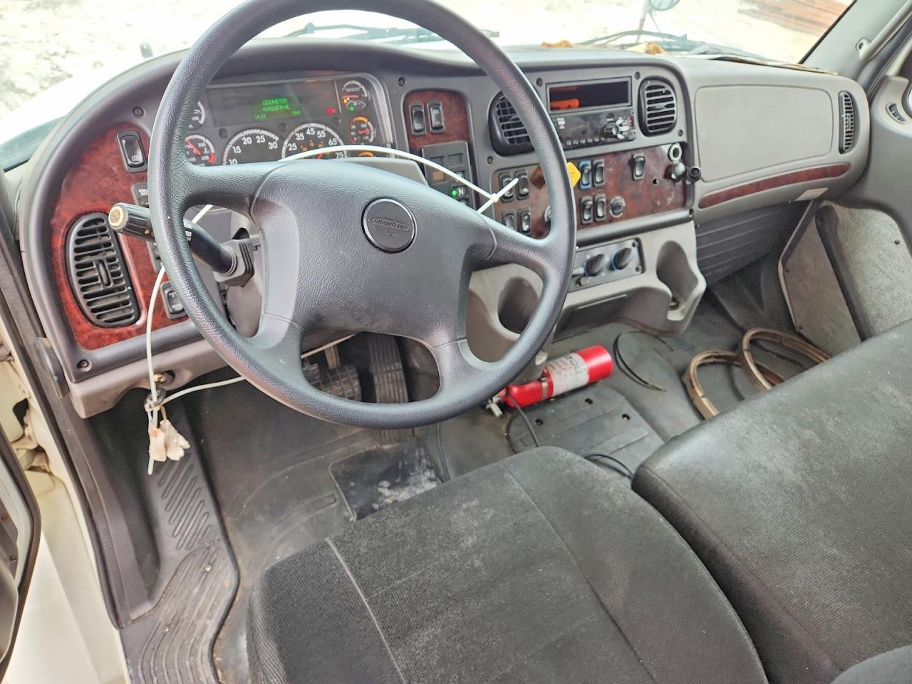 2019 Freightliner Business Class M2 BOX Truck