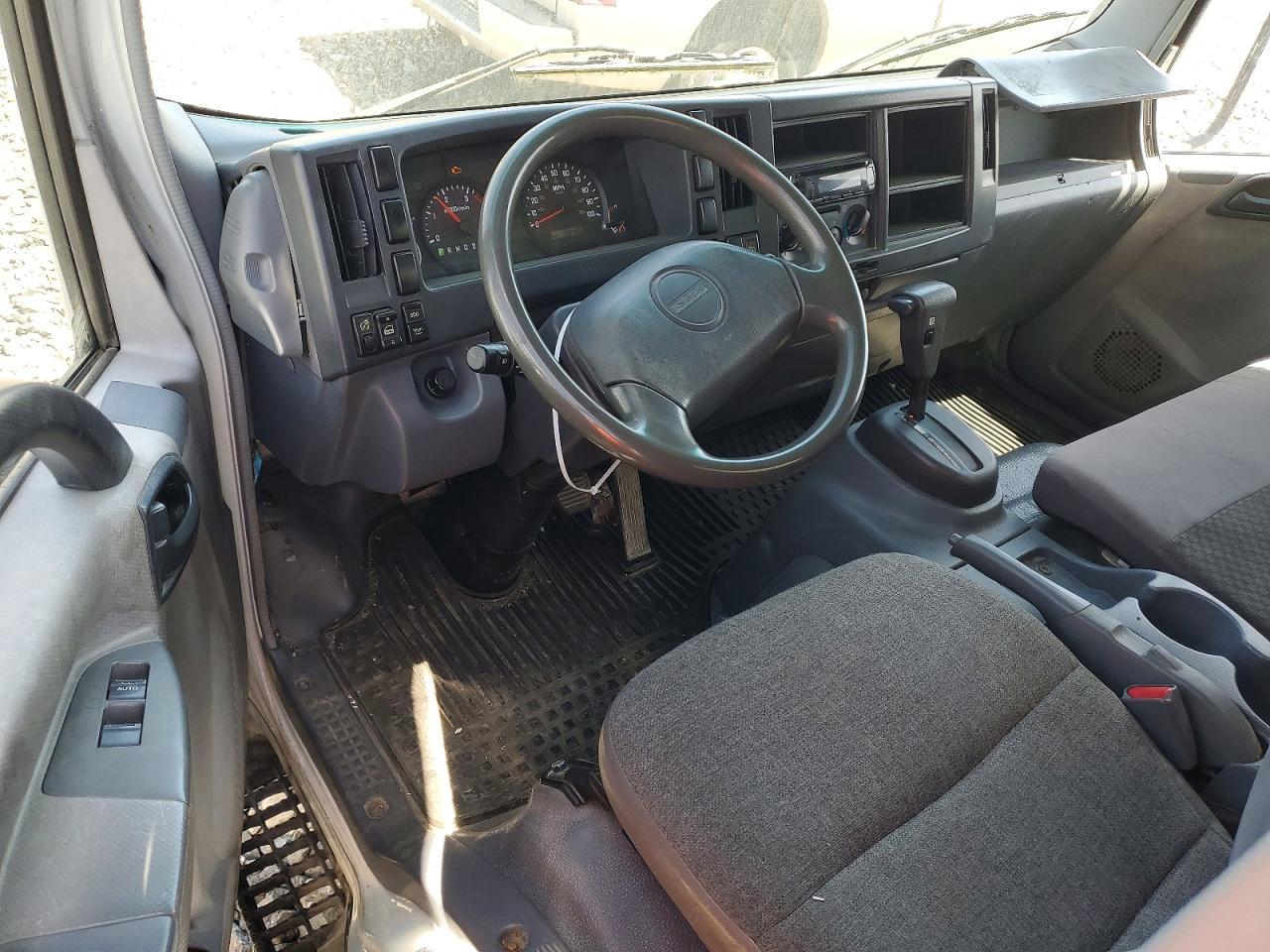 2009 Isuzu NPR