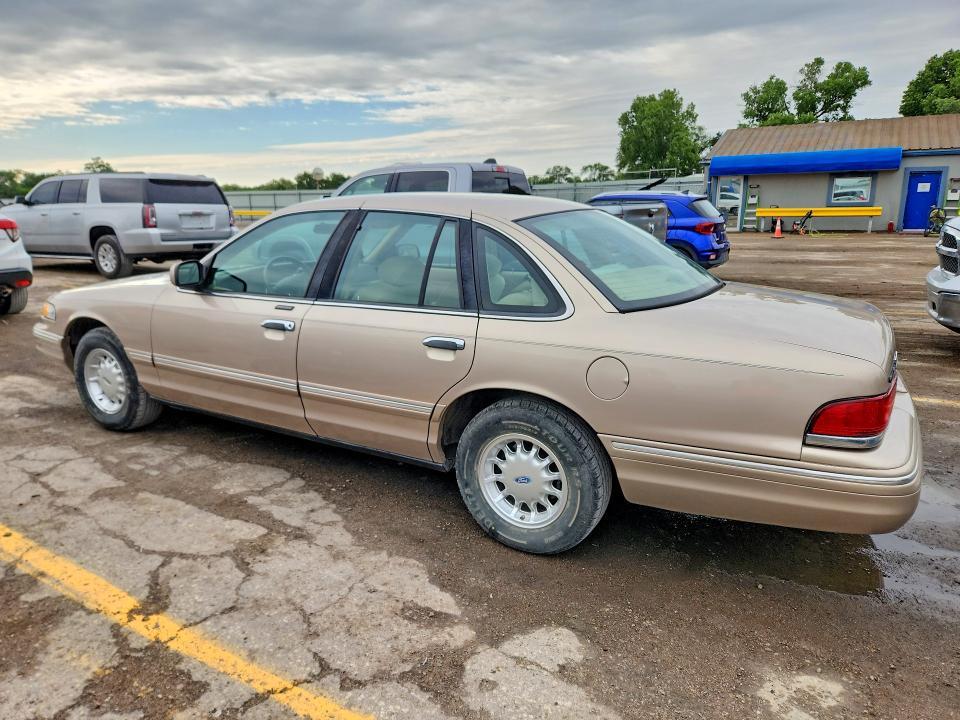 1997 Ford Crown Victoria lx