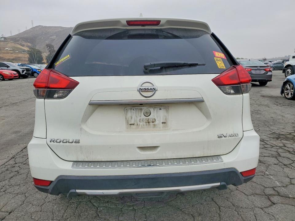 2017 Nissan Rogue sv