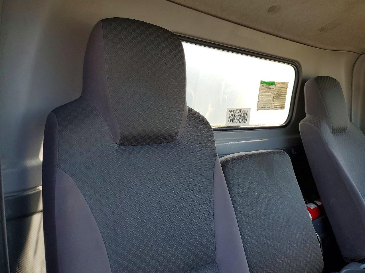 2015 Isuzu NPR HD BOX Truck