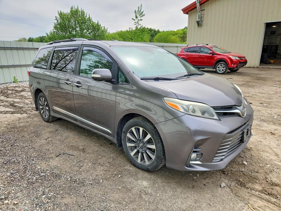 2018 Toyota Sienna Limited Premium 7-passenger