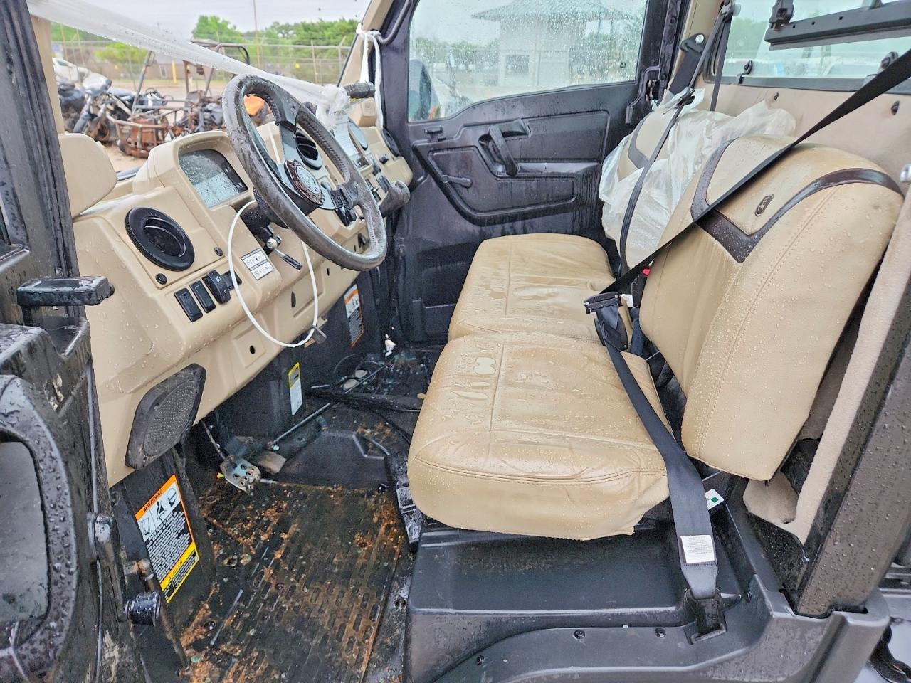 2024 John Deere XUV835R Utility Vehicle