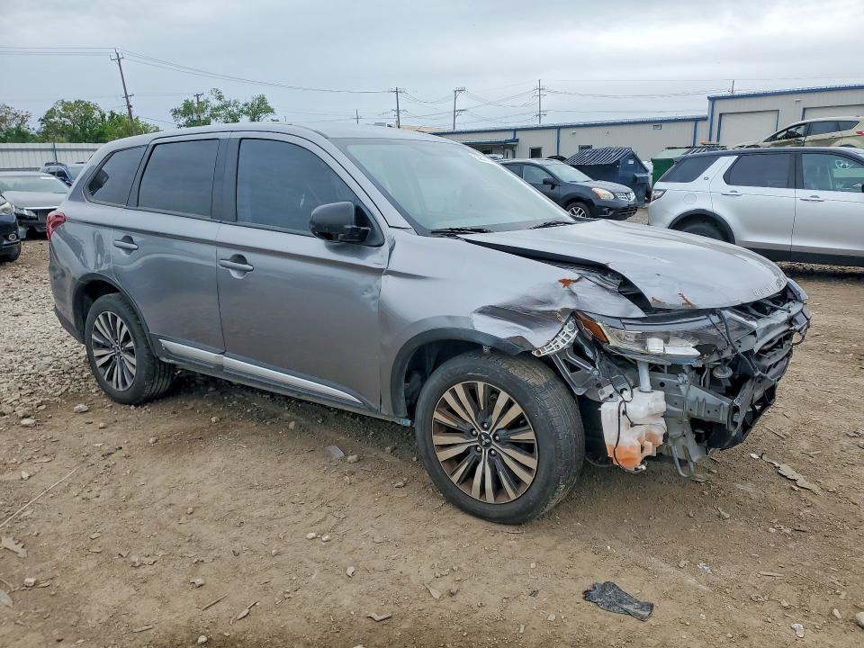 2020 Mitsubishi Outlander es