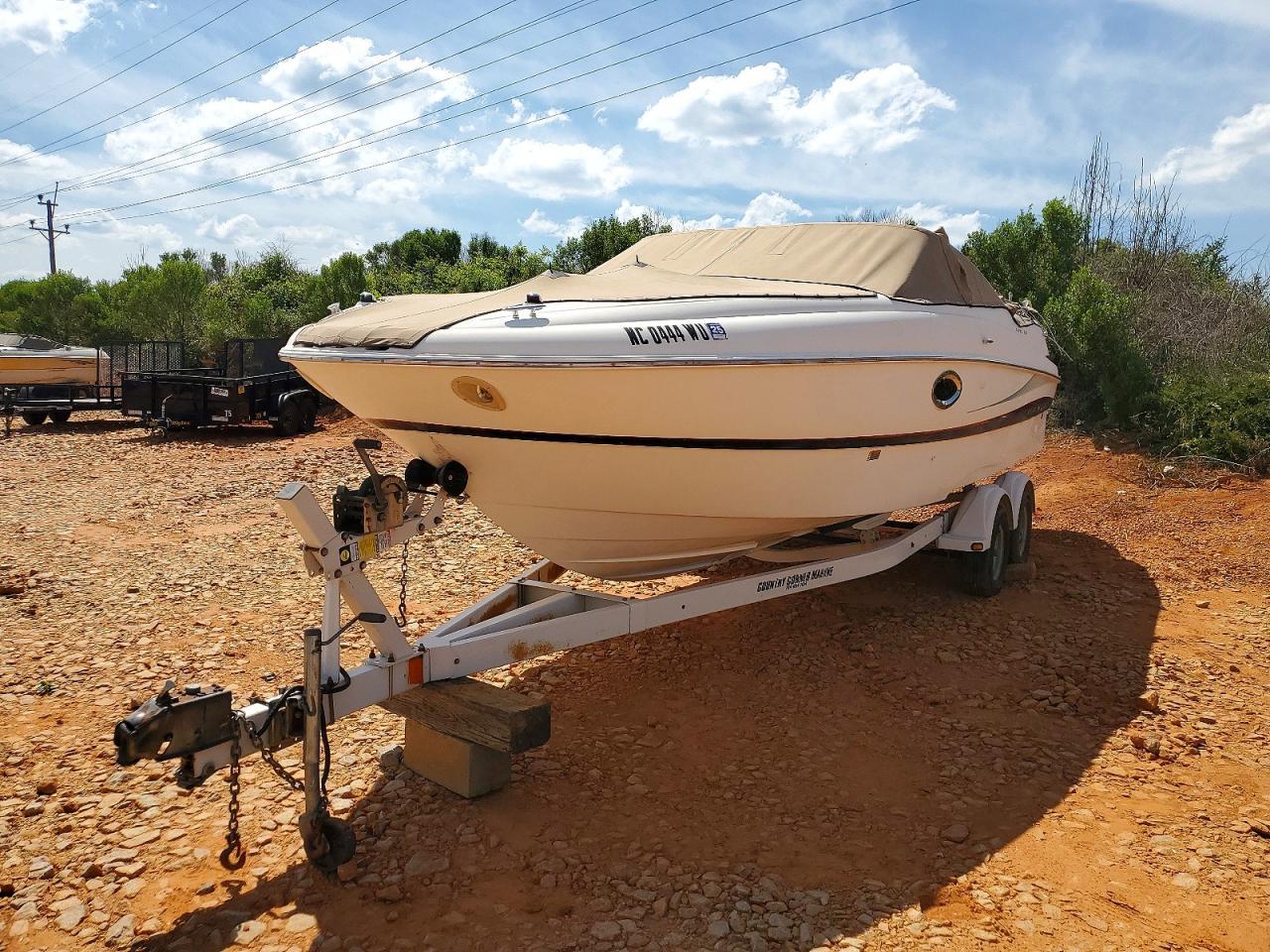 2002 Maxum Boat