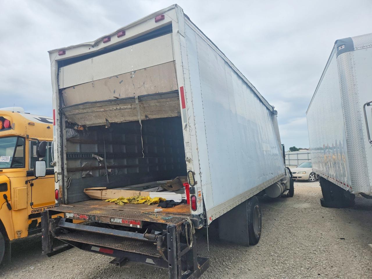 2005 Kenworth T300 BOX Truck