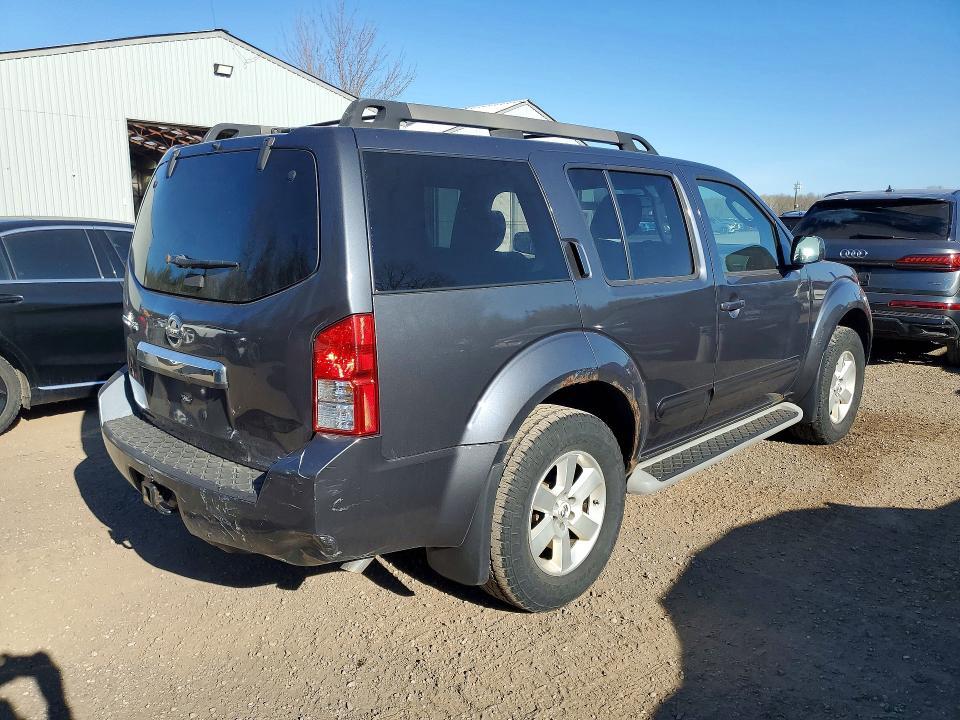 2011 Nissan Pathfinder s