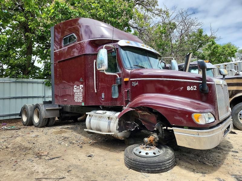 2001 International 9400i Semi Truck