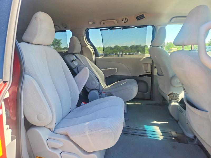 2013 Toyota Sienna le