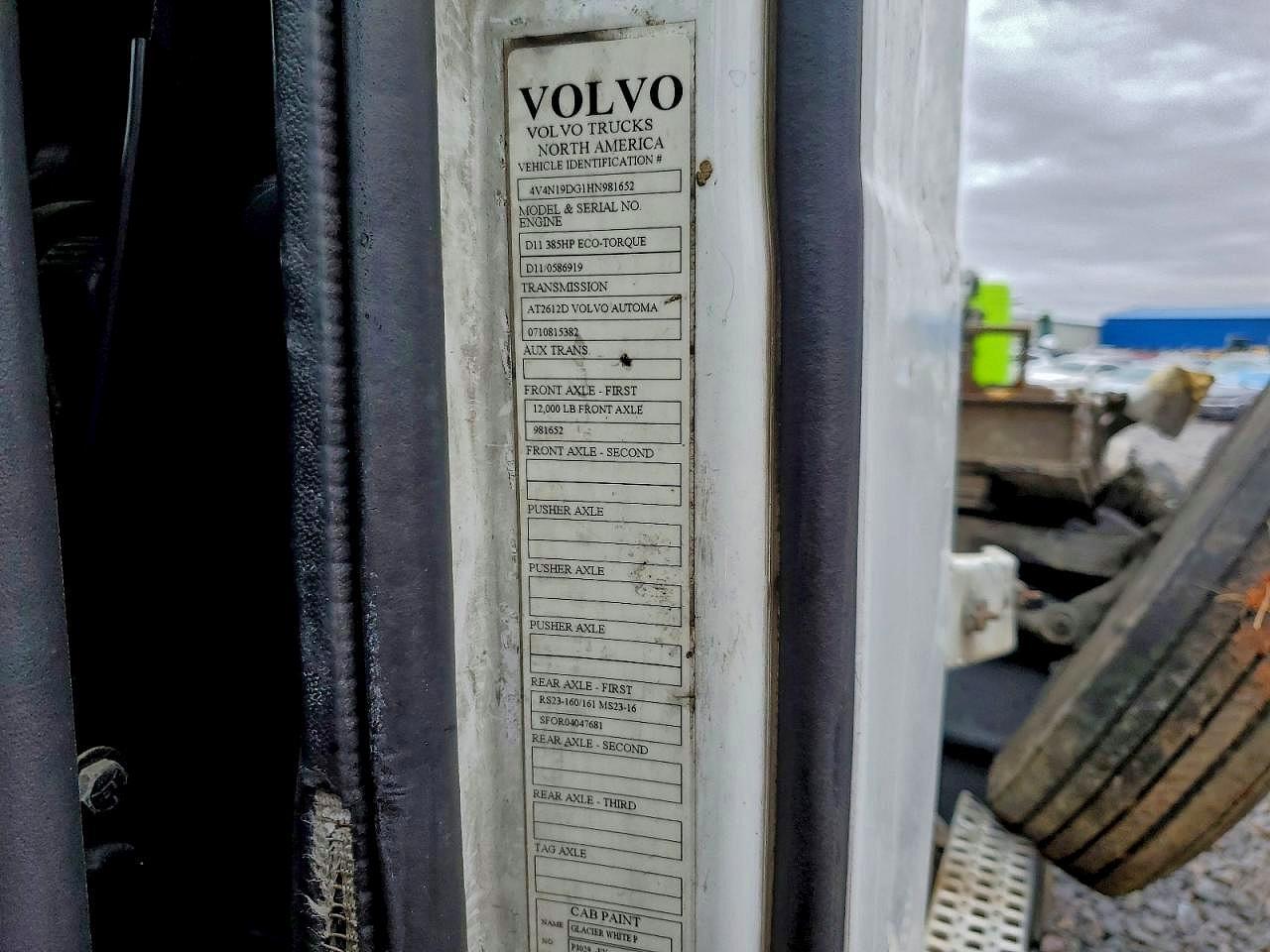 2017 Volvo VNL