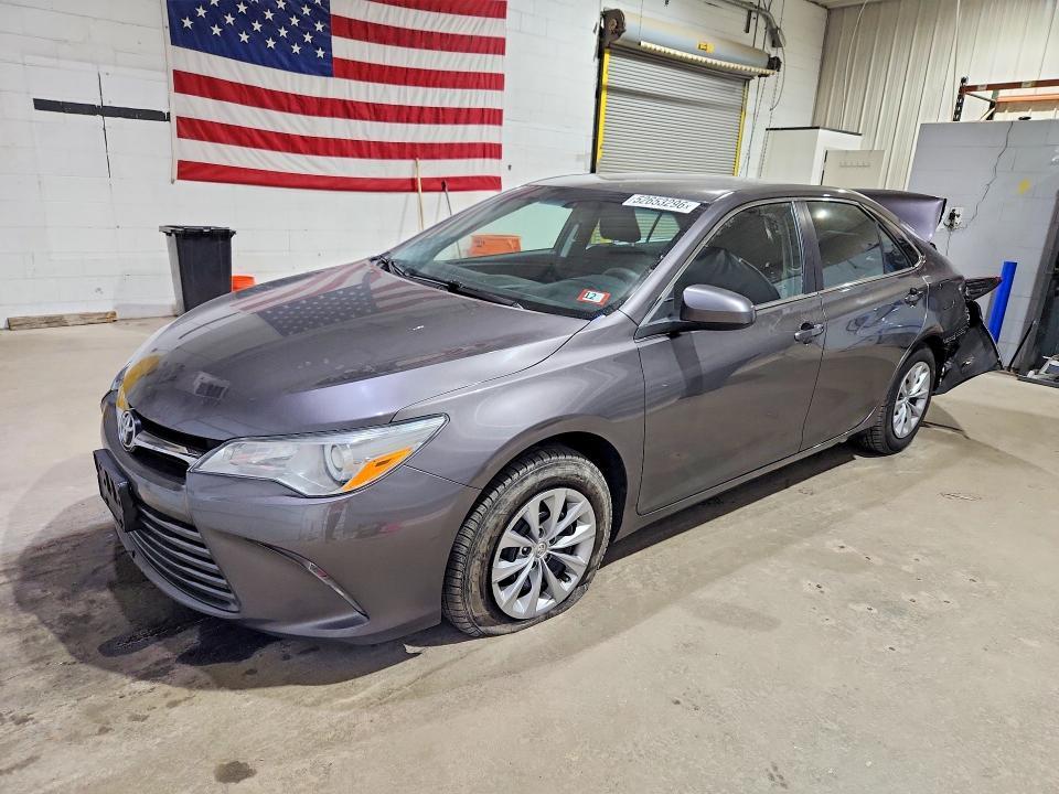 2016 Toyota Camry le