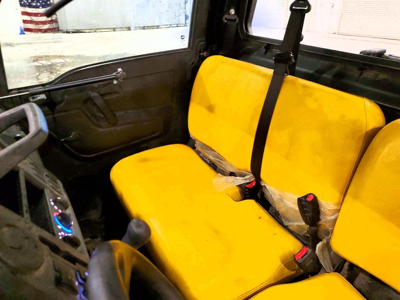 2020 John Deere XUV835M Utility Vehicle