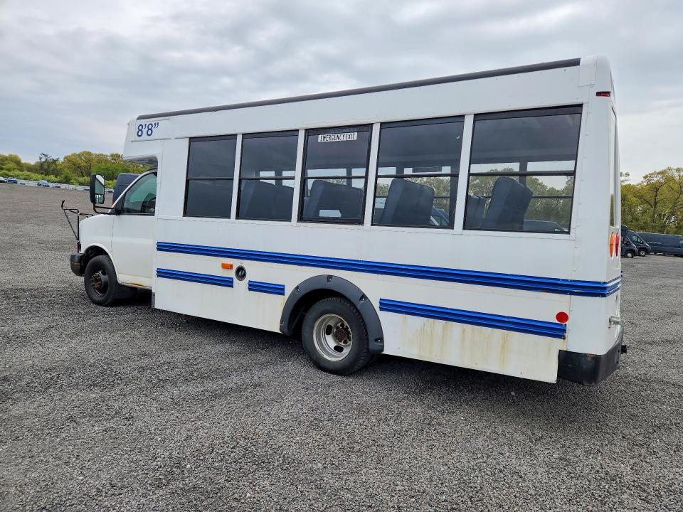 2009 GMC Savana Cutaway G3500