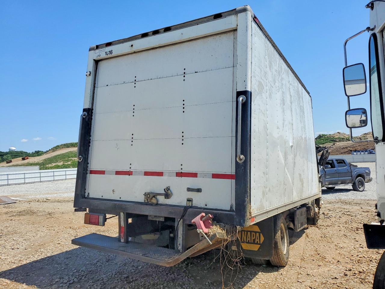 2016 Isuzu NPR HD
