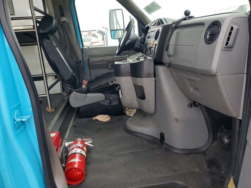 2018 Ford E450 Shuttle bus
