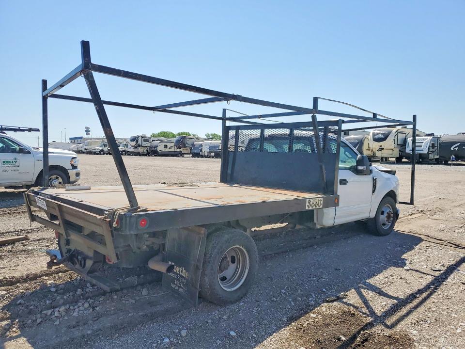 2019 Ford F350 Super Duty Flatbed Truck