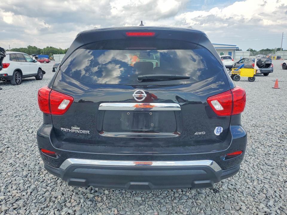 2017 Nissan Pathfinder s