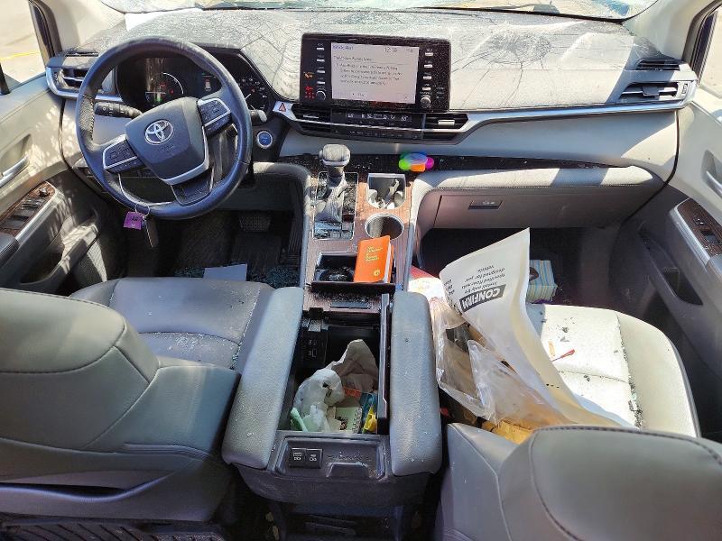 2021 Toyota Sienna xle