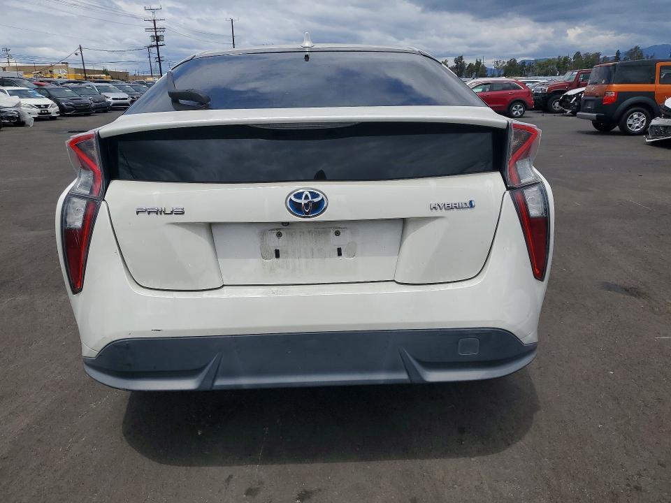 2016 Toyota Prius Three Touring