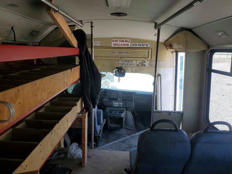 2010 Chev Rolet Express Shuttle Bus