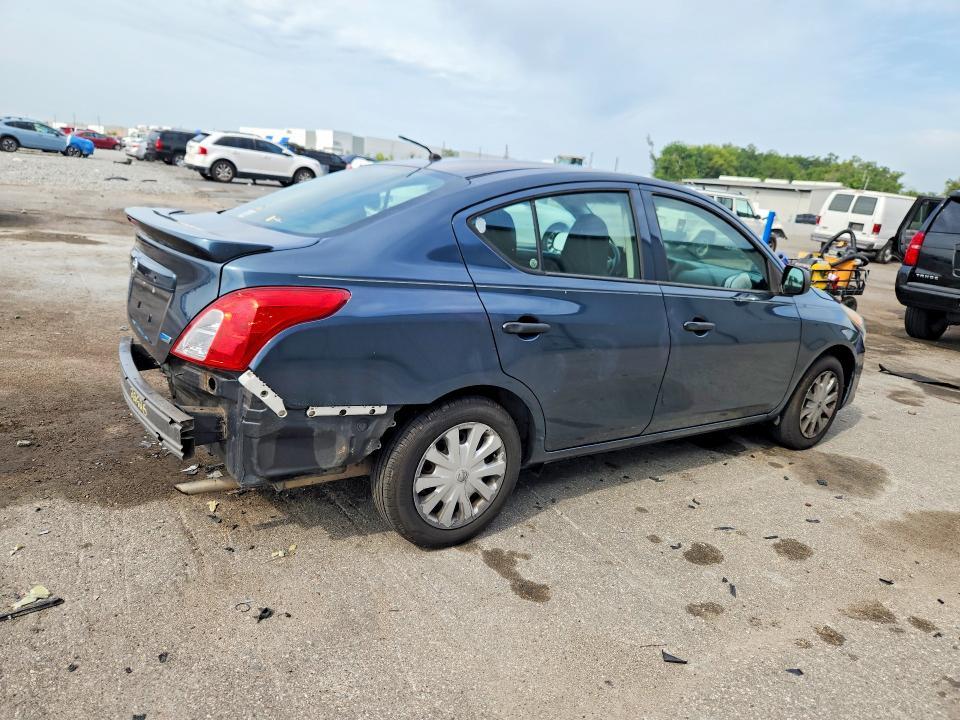 2015 Nissan Versa 1.6 s Plus