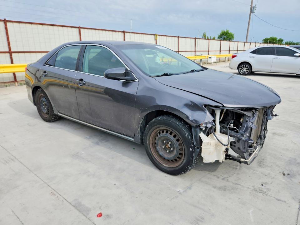 2014 Toyota Camry le