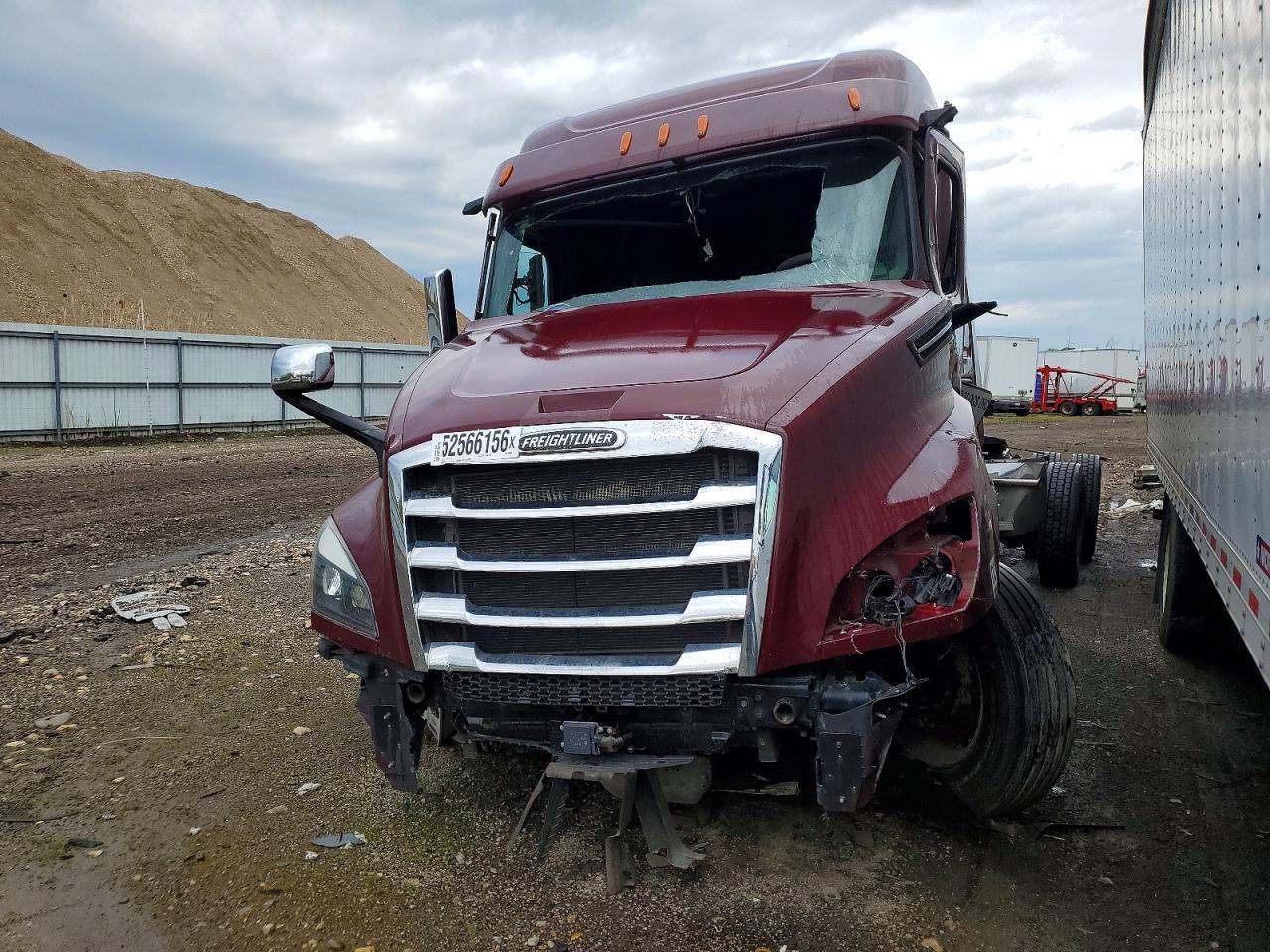 2020 Freigliner Cascadia 126