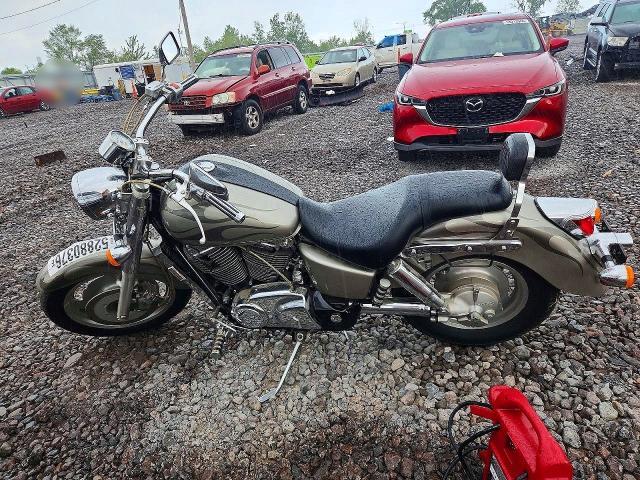 2002 Honda VT1100 C2