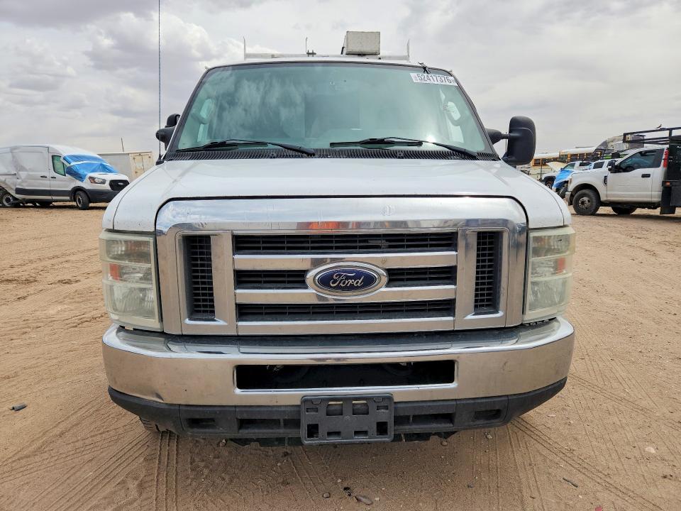 2016 Ford Econoline E350 Super Duty Cutaway Van