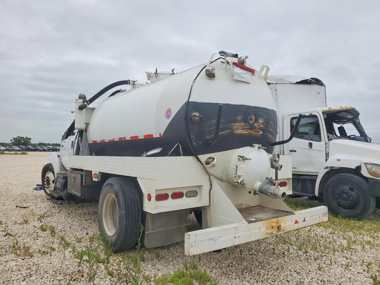 2006 Ford F750 Super Duty Septic Truck