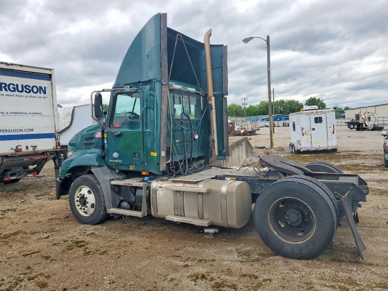 2015 Mack CXU612 Semi Truck