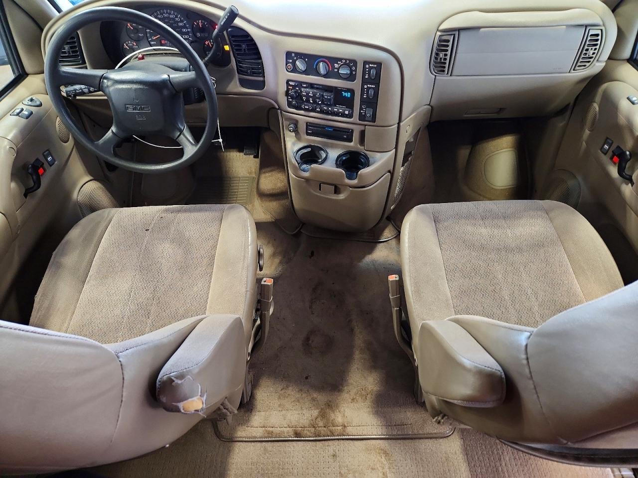 2002 GMC Safari XT