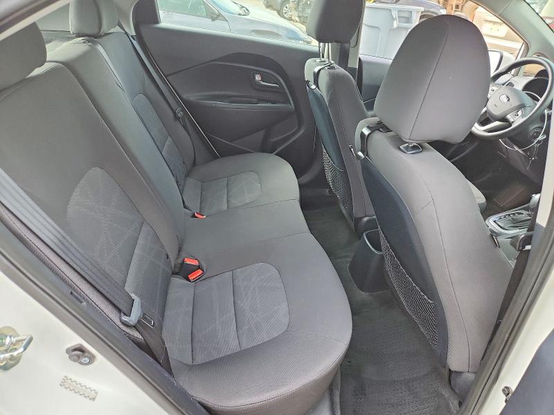 2015 KIA Rio lx