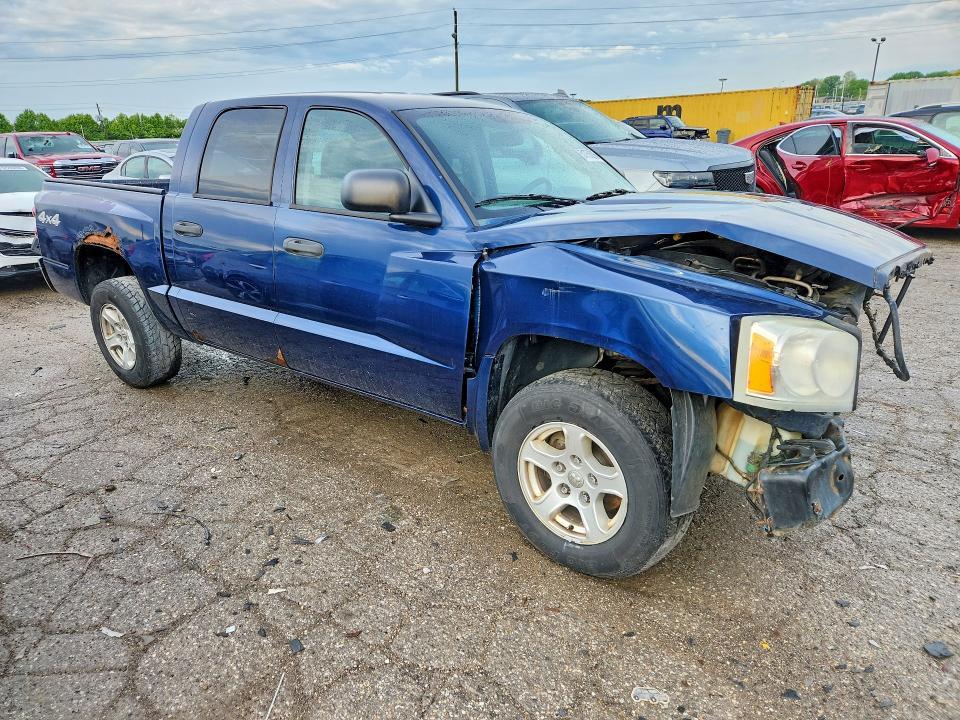 2005 Dodge Dakota Quad SLT