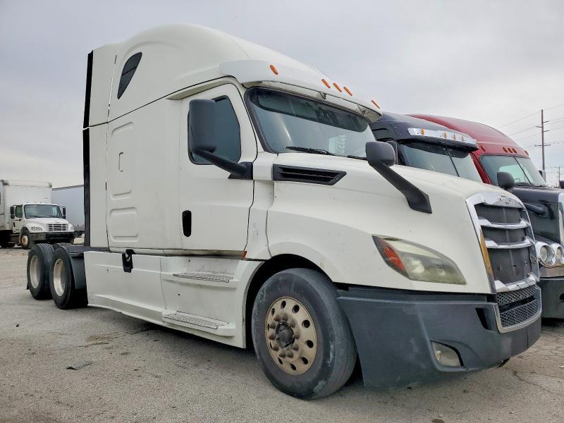 2019 Freigliner 2019 Freightliner Cascadia 126 Semi Truck