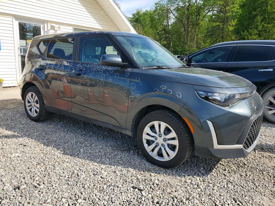 2023 KIA Soul lx