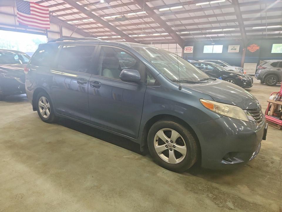 2014 Toyota Sienna le