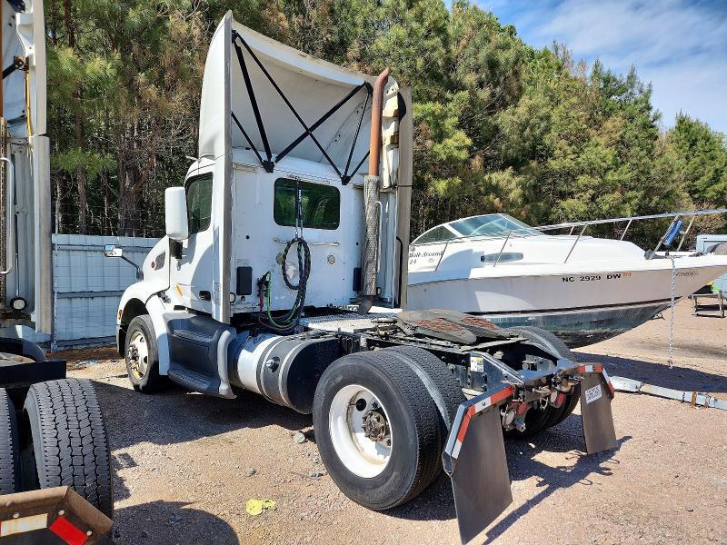 2017 Peterbilt 579 Semi Truck