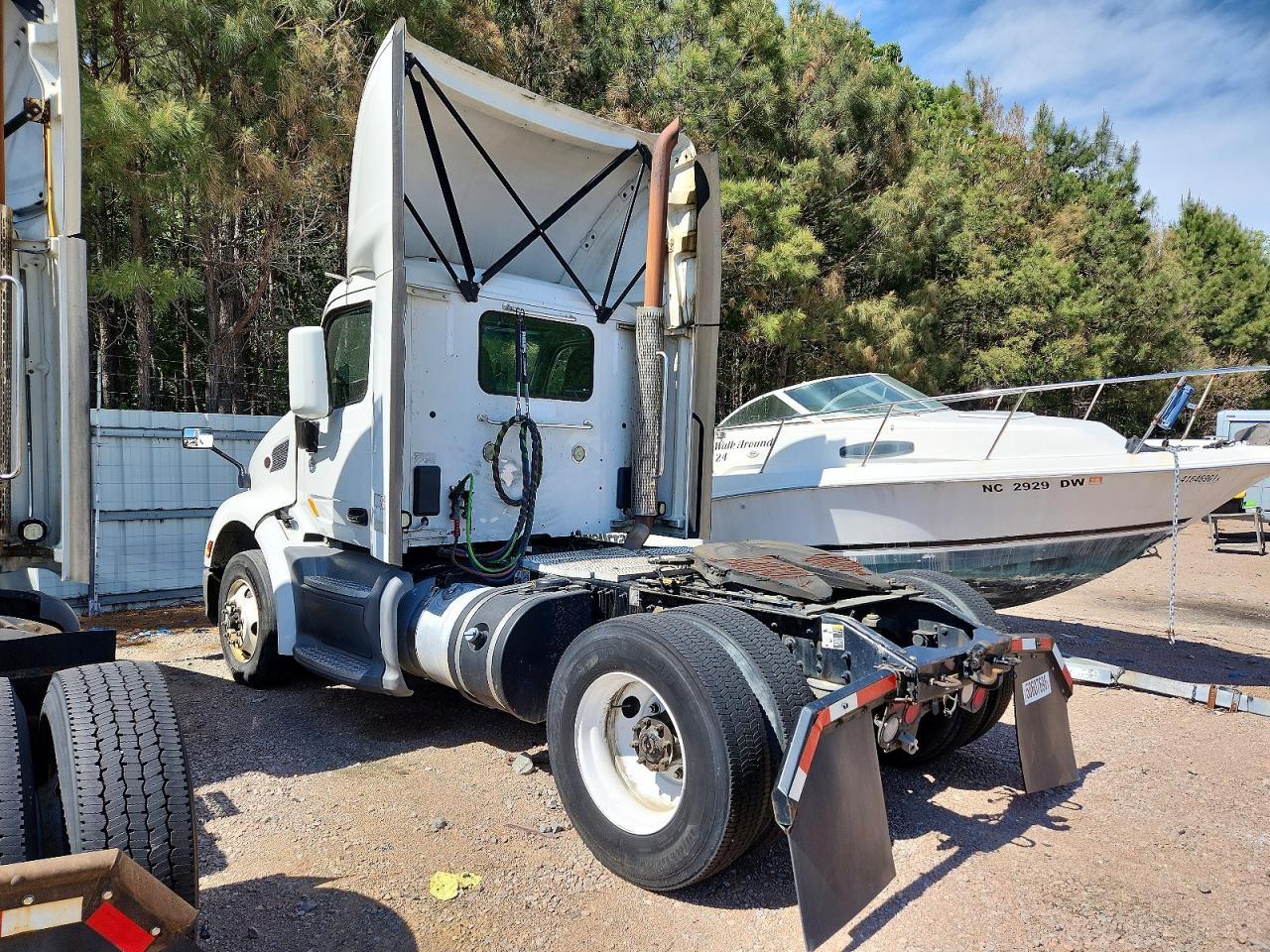 2017 Peterbilt 579 Semi Truck