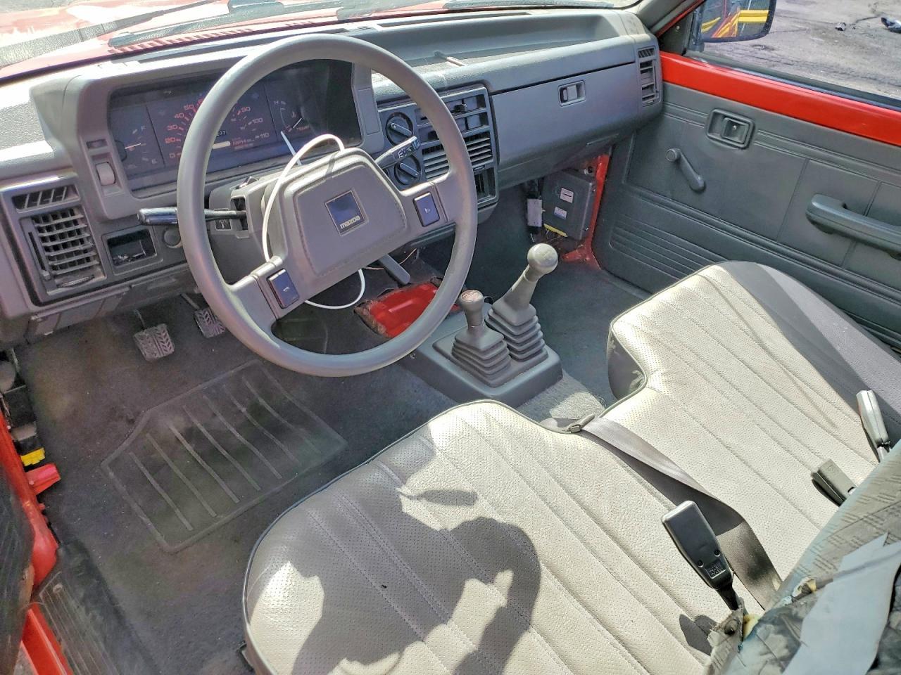 1990 Mazda B2600 Short Body