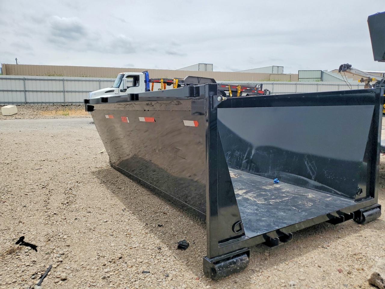 2026 Maxx D Trailers-Dump Trailer