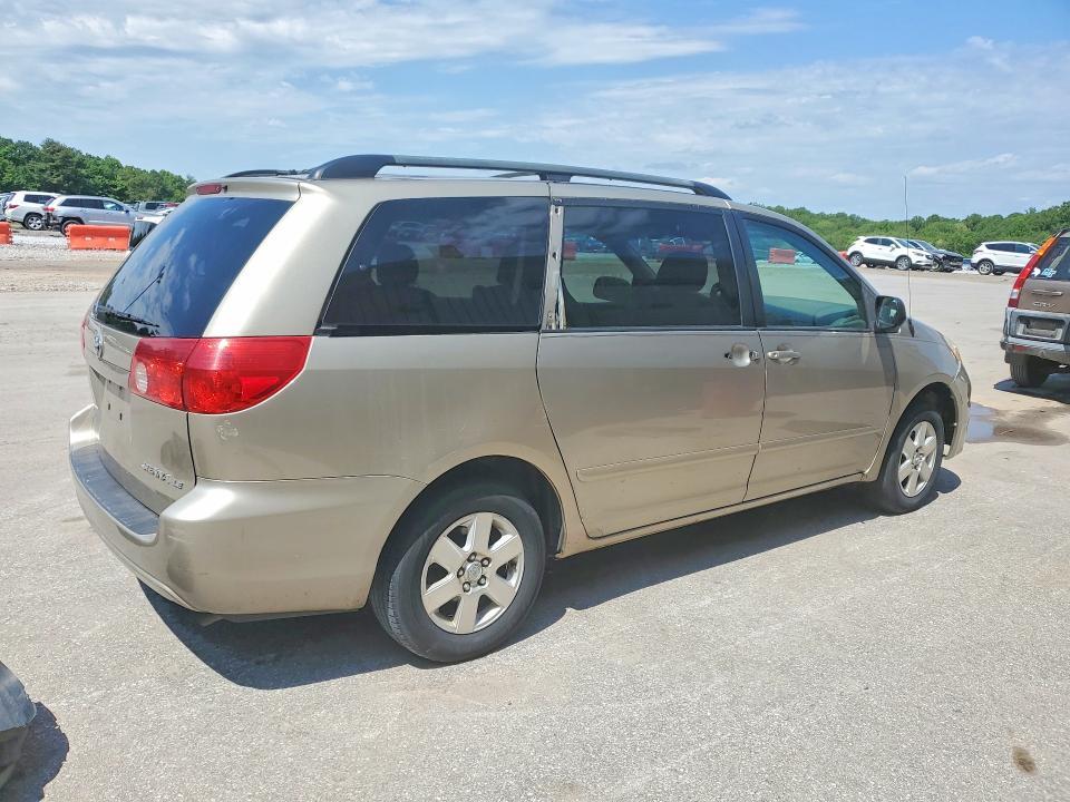 2006 Toyota Sienna le 7 Passenger