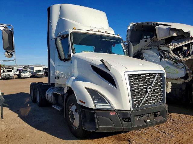 2022 Volv O VNL Semi Truck