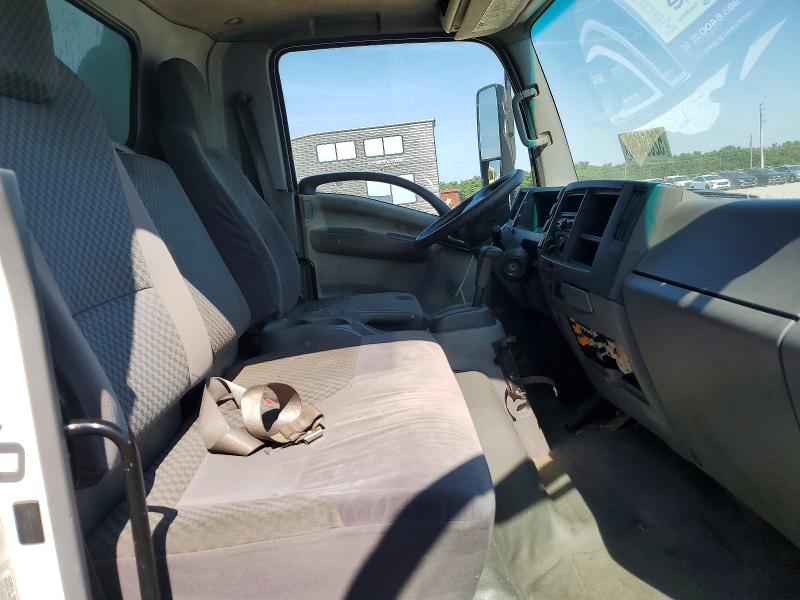 2011 Isuzu NPR BOX Truck