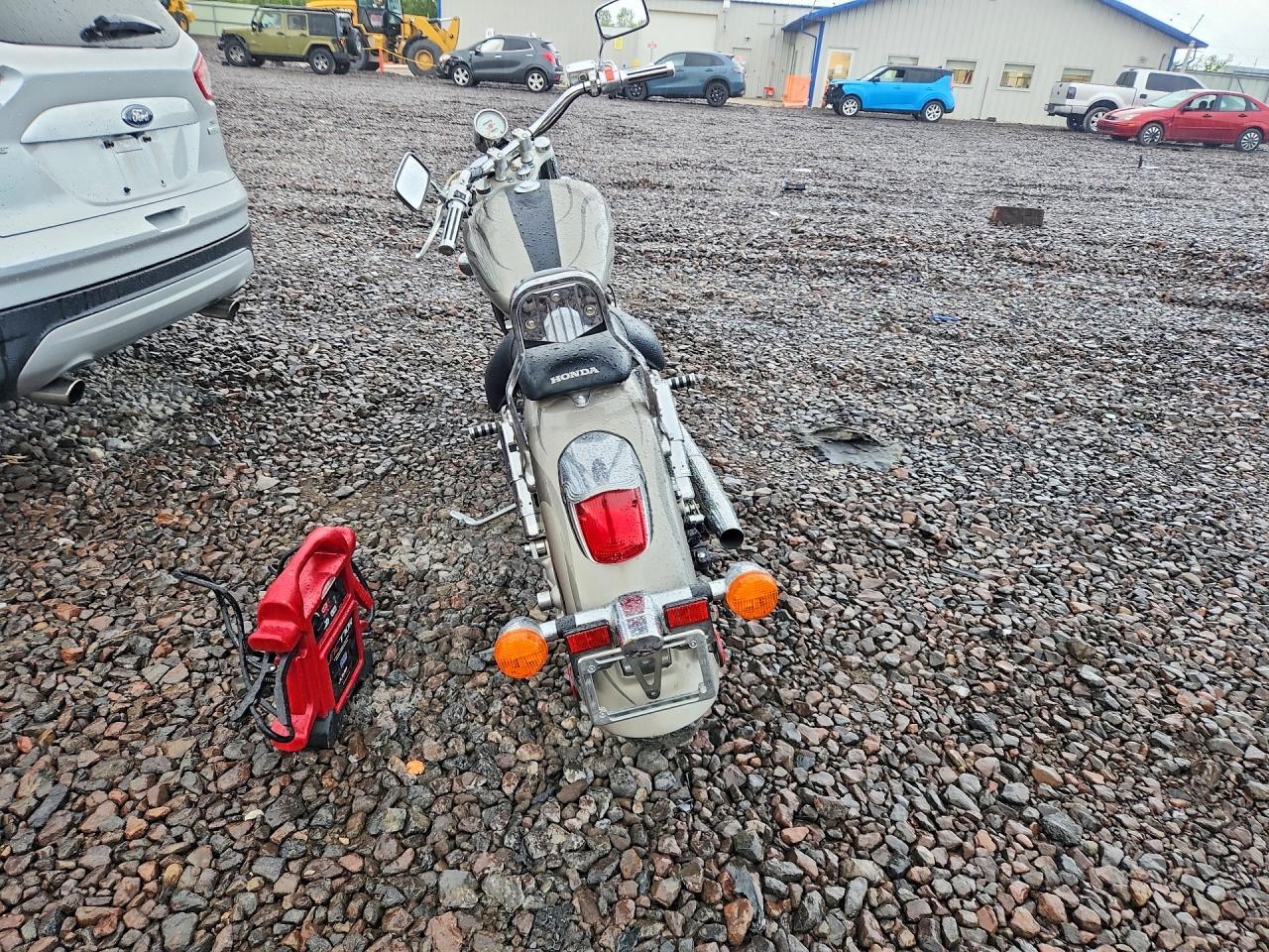 2002 Honda VT1100 C2